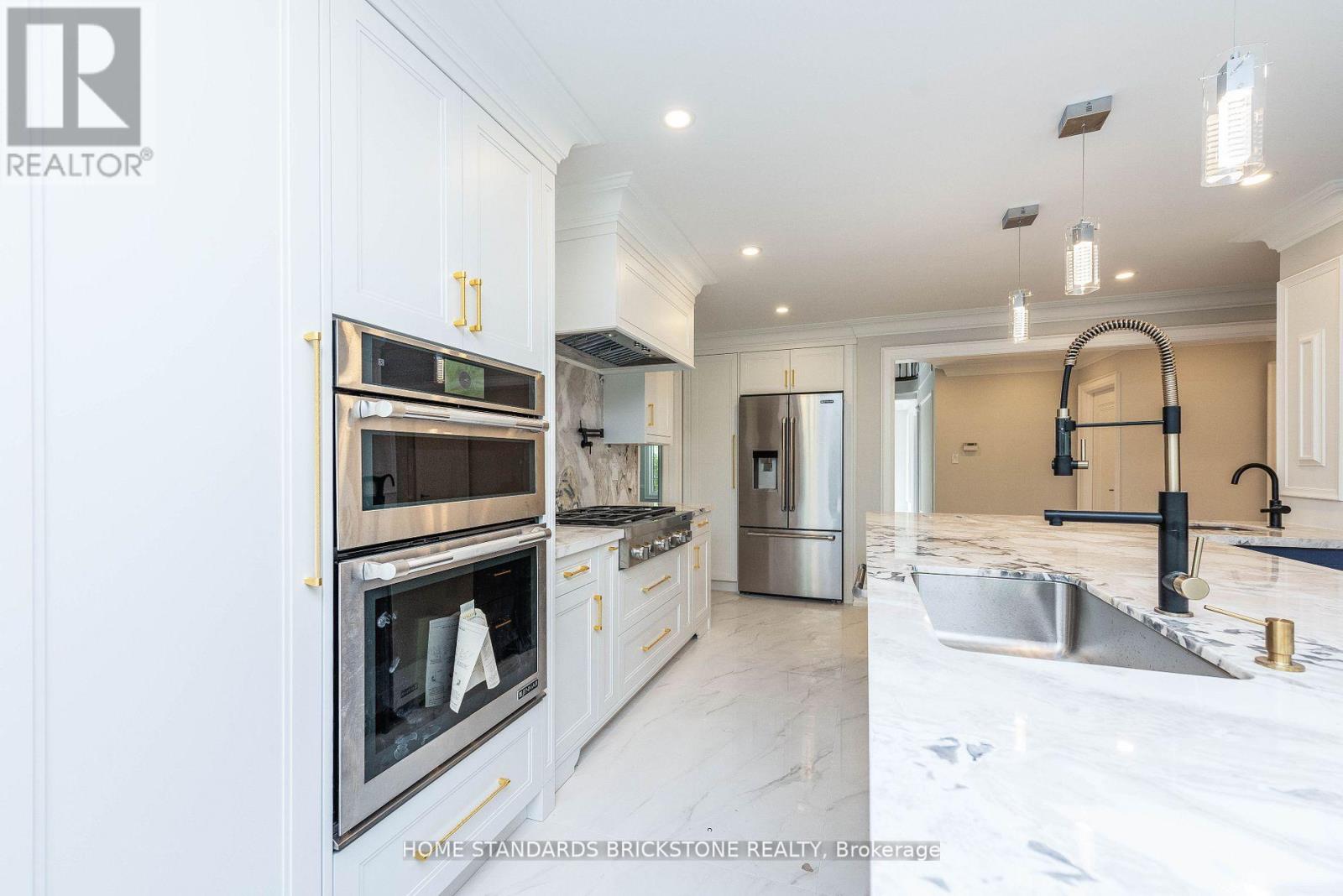 833 LOCKWOOD CIRC