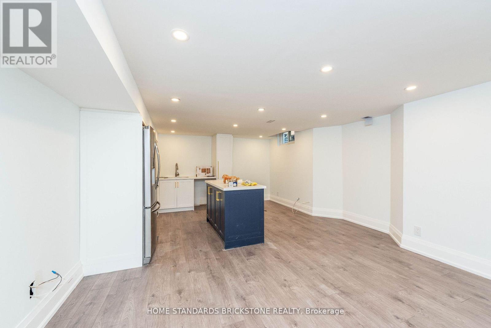 833 LOCKWOOD CIRC