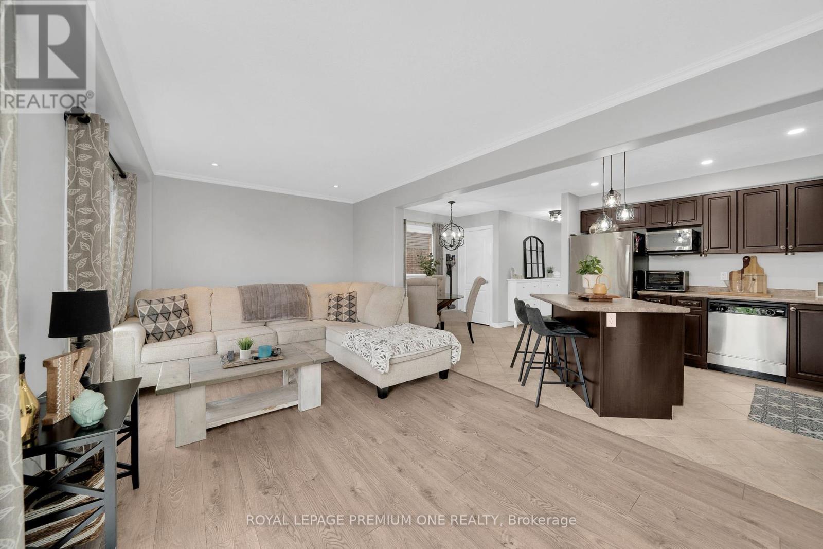 31 STEVENSON ST