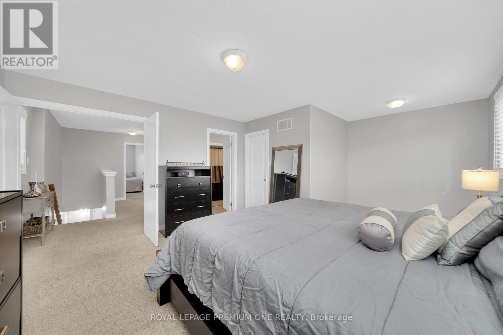 31 STEVENSON ST