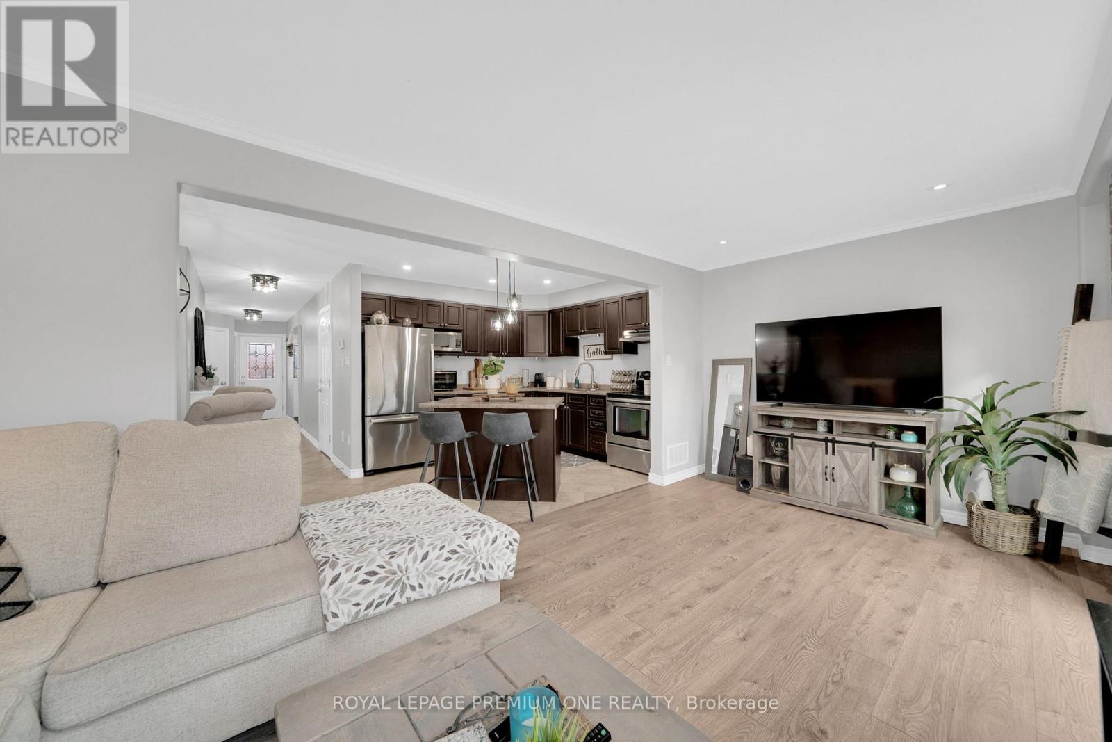 31 STEVENSON ST