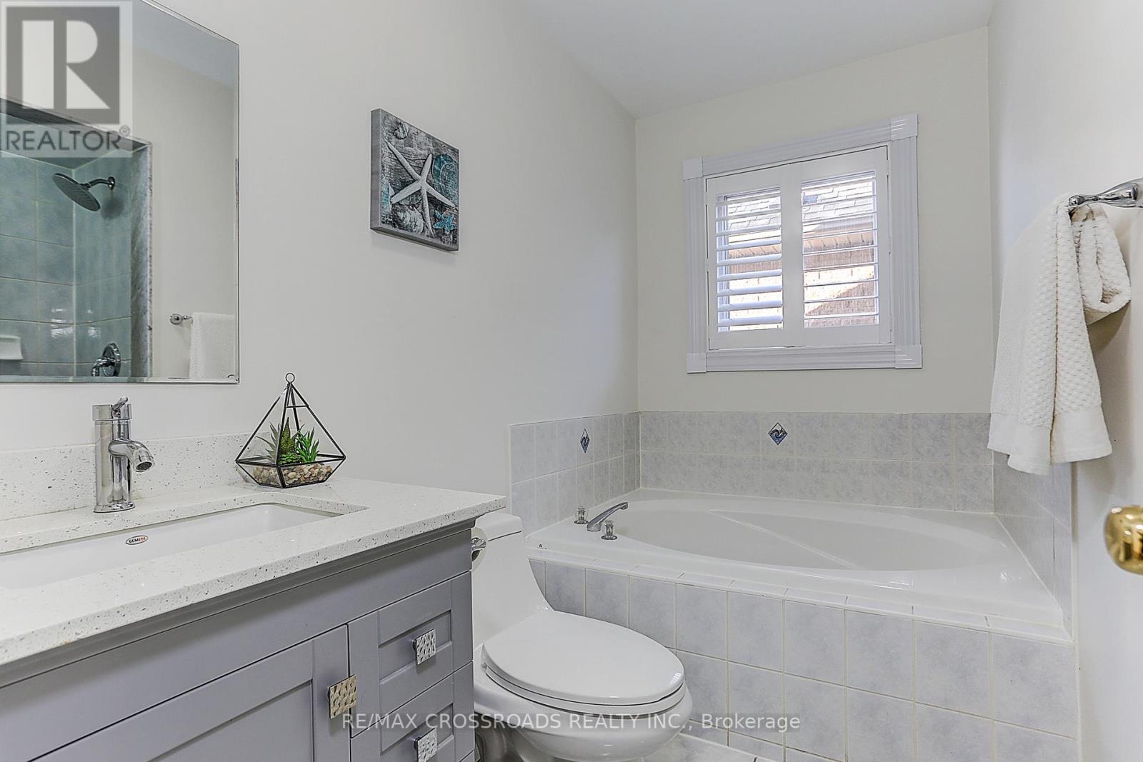 271 HOLLANDVIEW TR