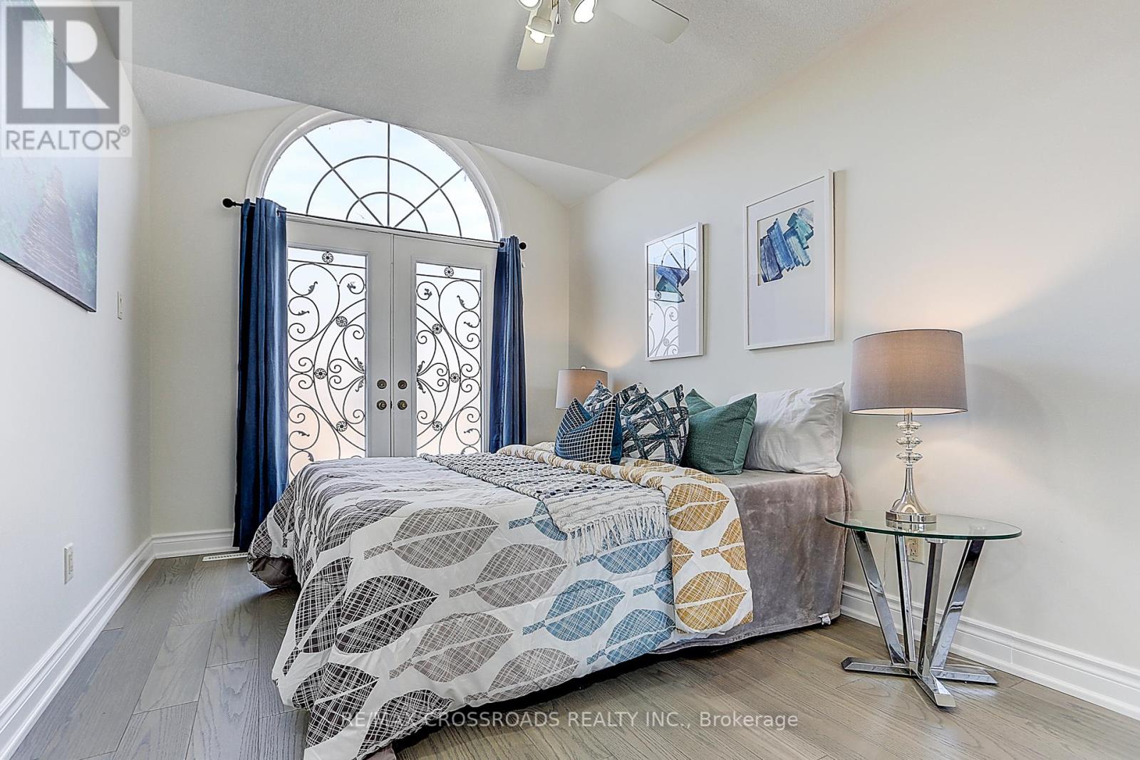 271 HOLLANDVIEW TR