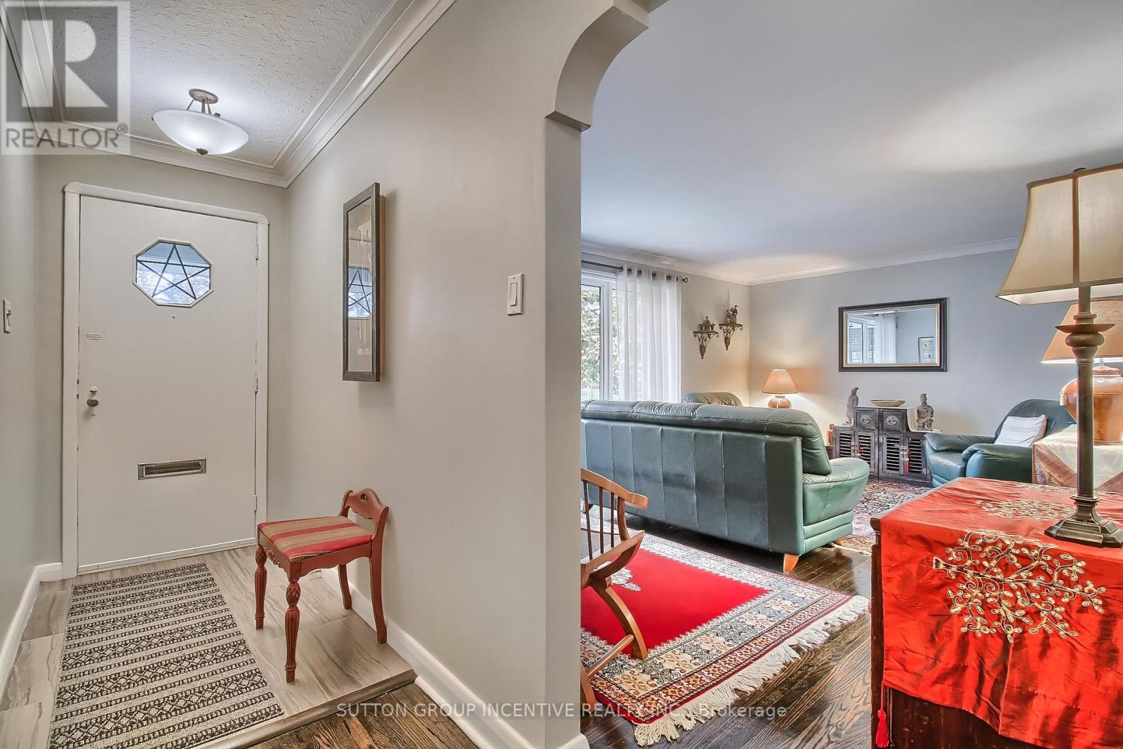 142 AVENUE RD