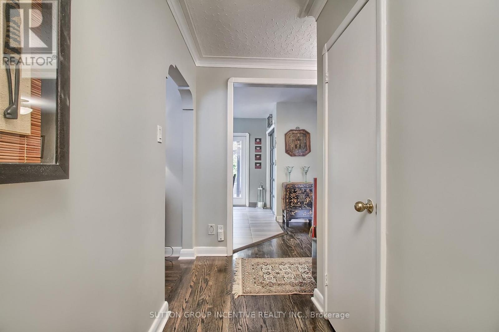 142 AVENUE RD