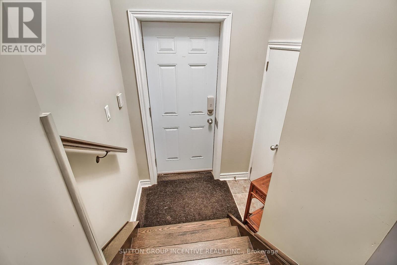 142 AVENUE RD