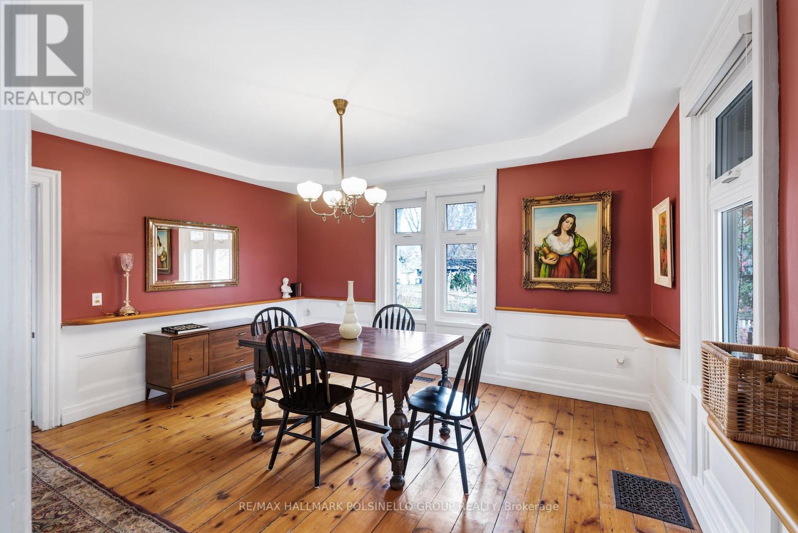 399 AMELIA ST