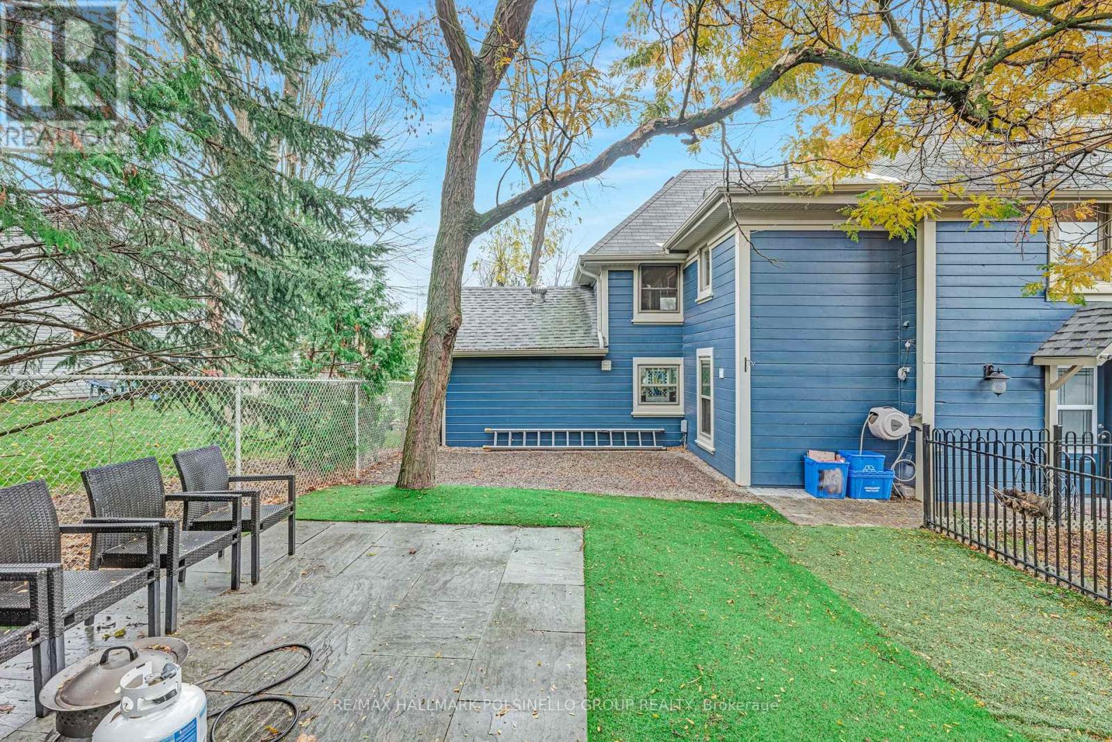 399 AMELIA ST