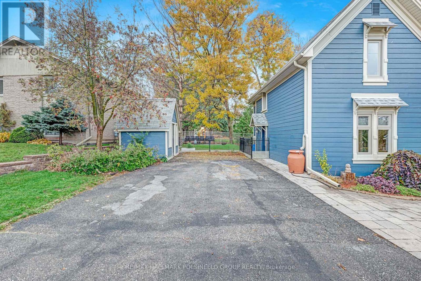 399 AMELIA ST