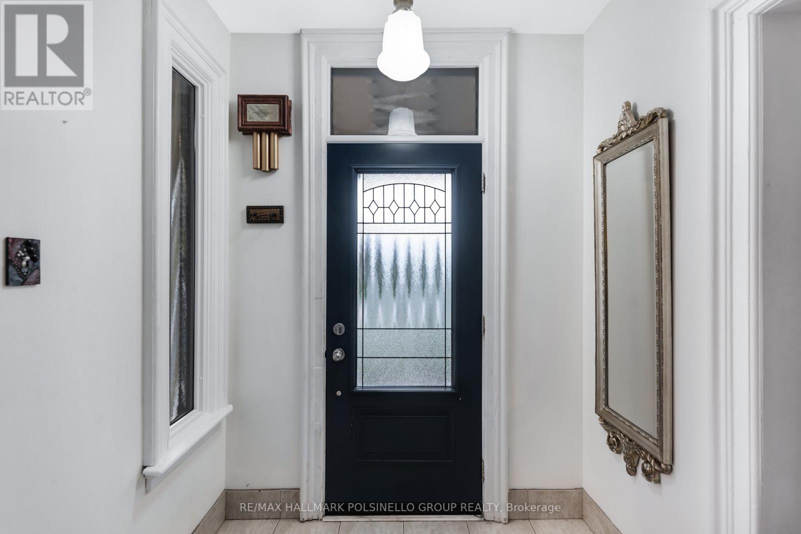 399 AMELIA ST