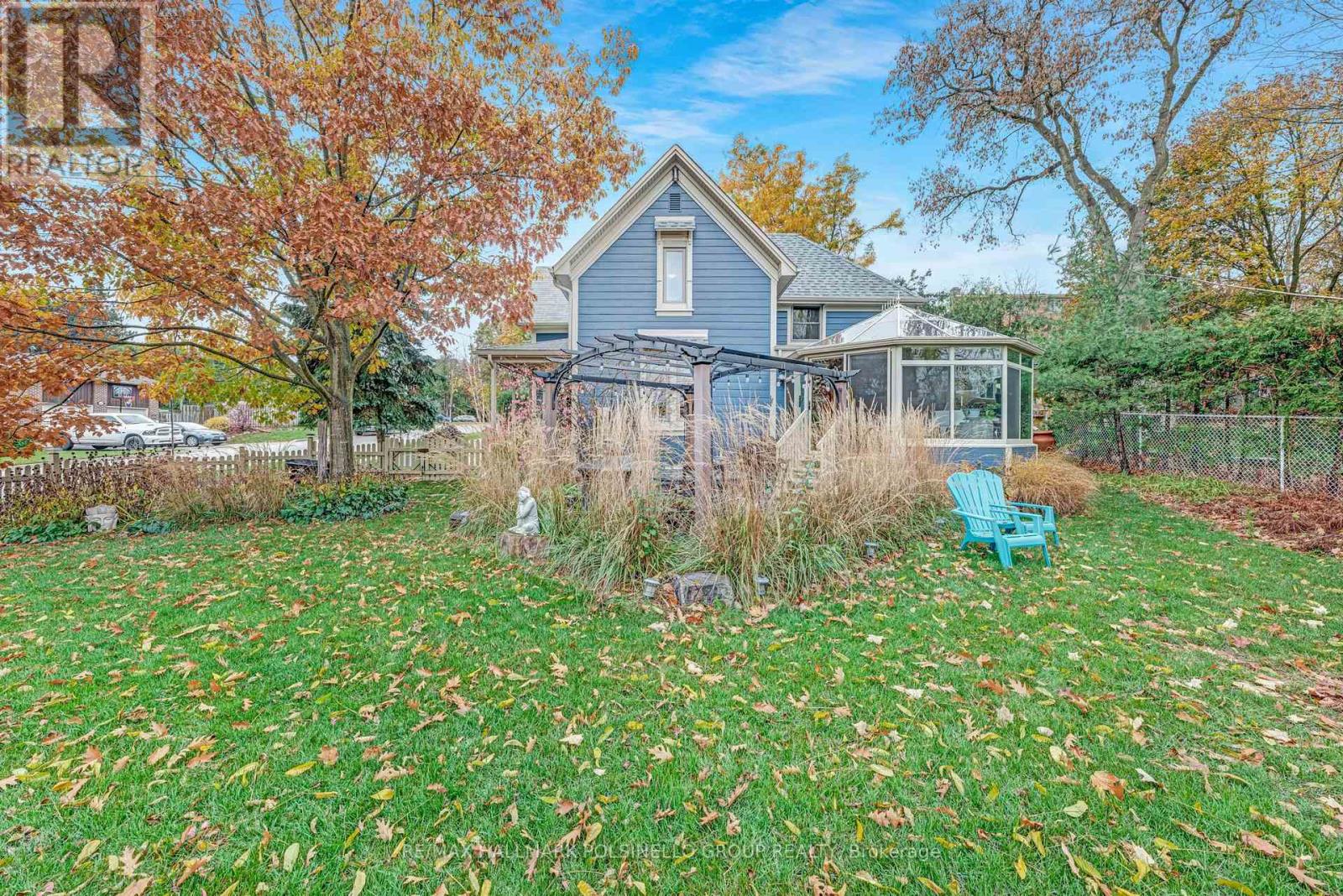 399 AMELIA ST