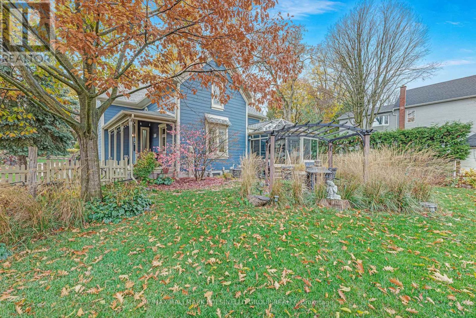 399 AMELIA ST