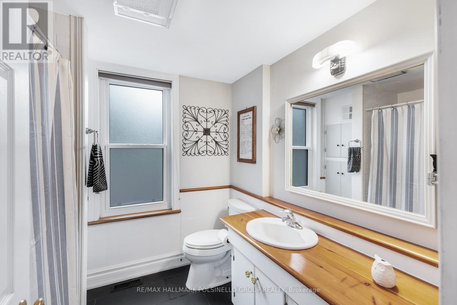 399 AMELIA ST