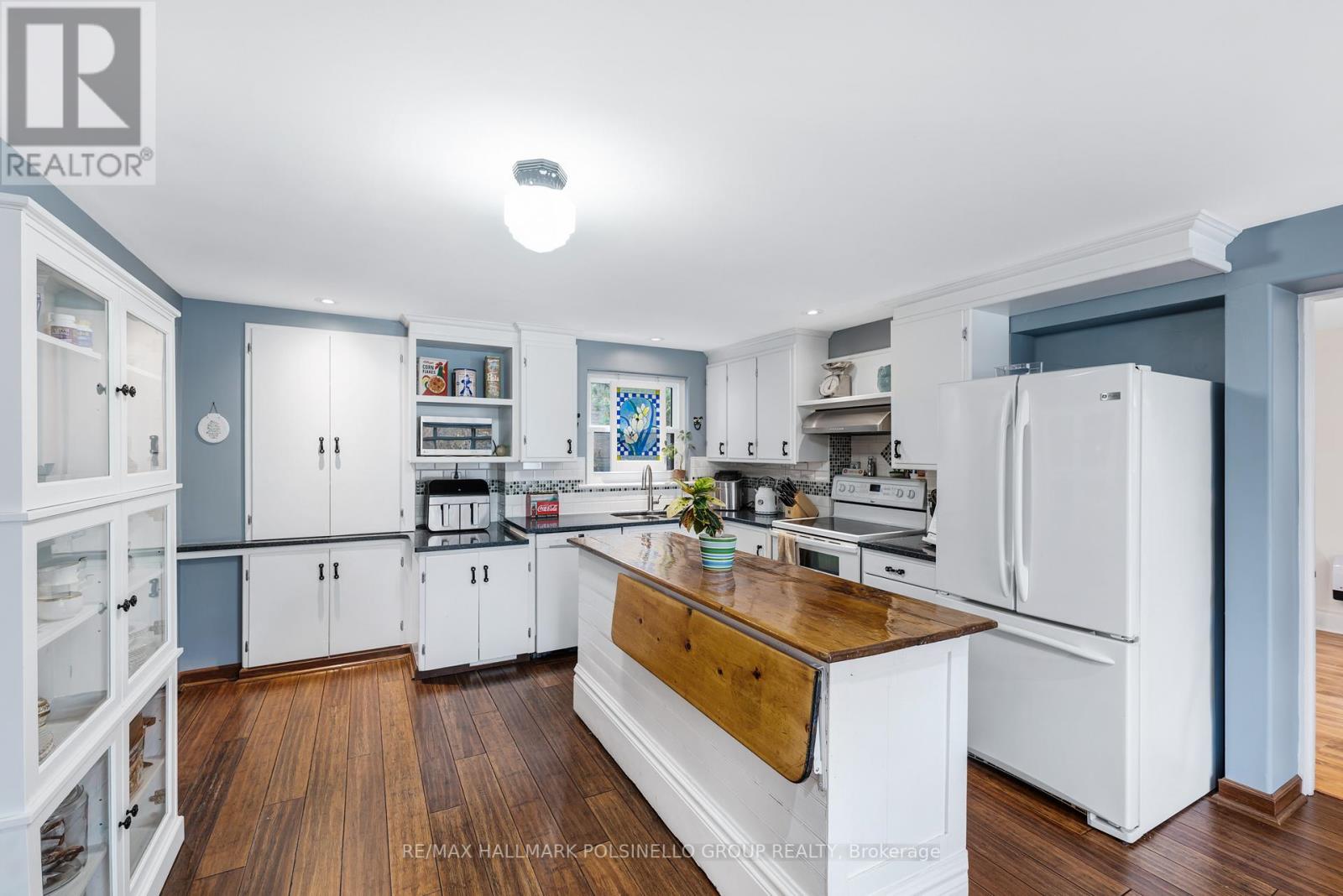 399 AMELIA ST