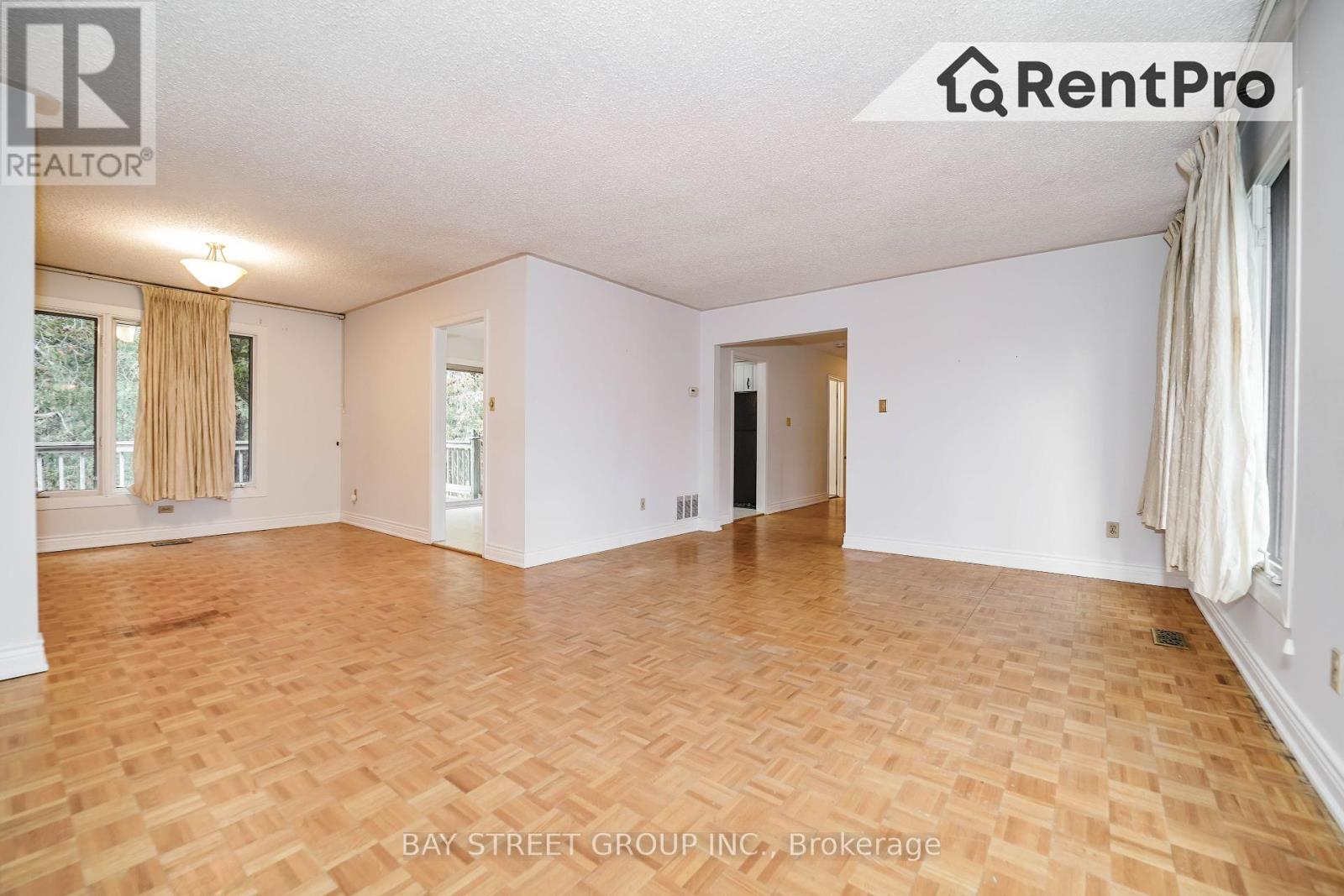 213 MURRAY DR