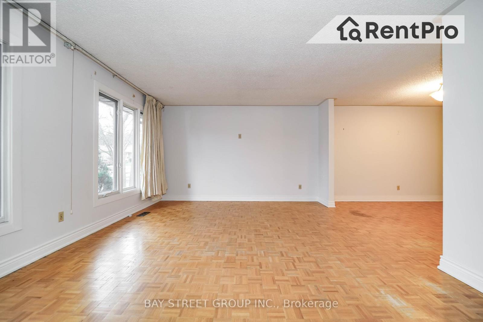 213 MURRAY DR