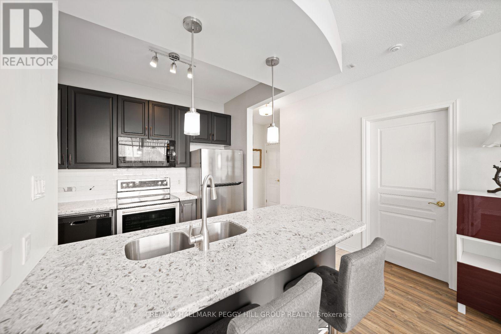 4 BRIAR HILL HTS