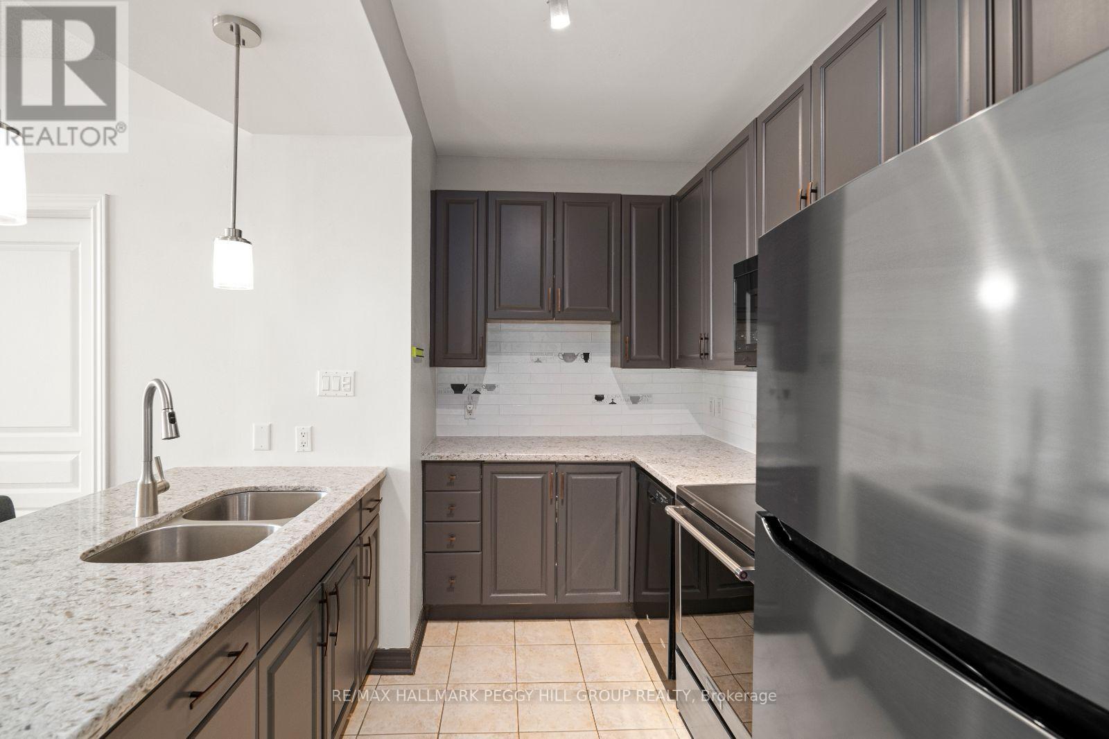 4 BRIAR HILL HTS