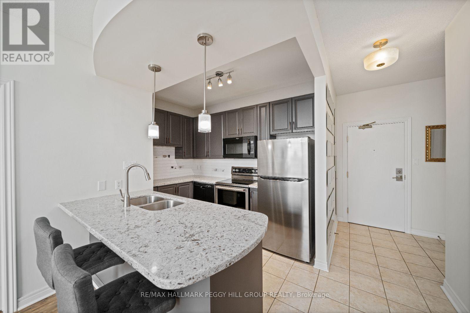 4 BRIAR HILL HTS