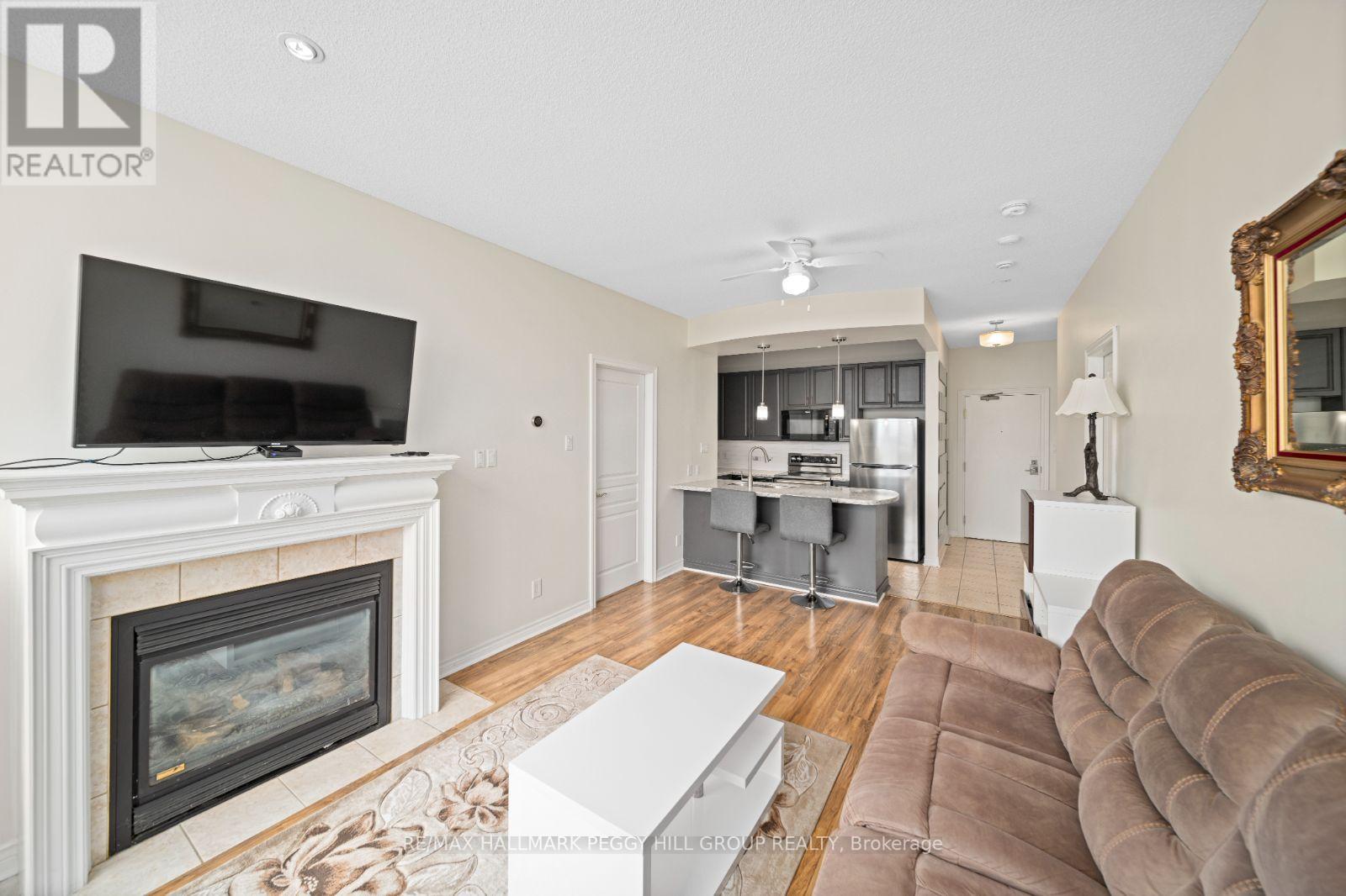 4 BRIAR HILL HTS