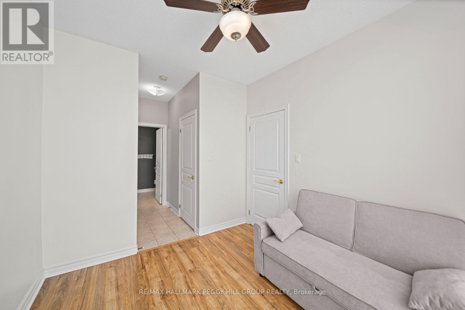 4 BRIAR HILL HTS