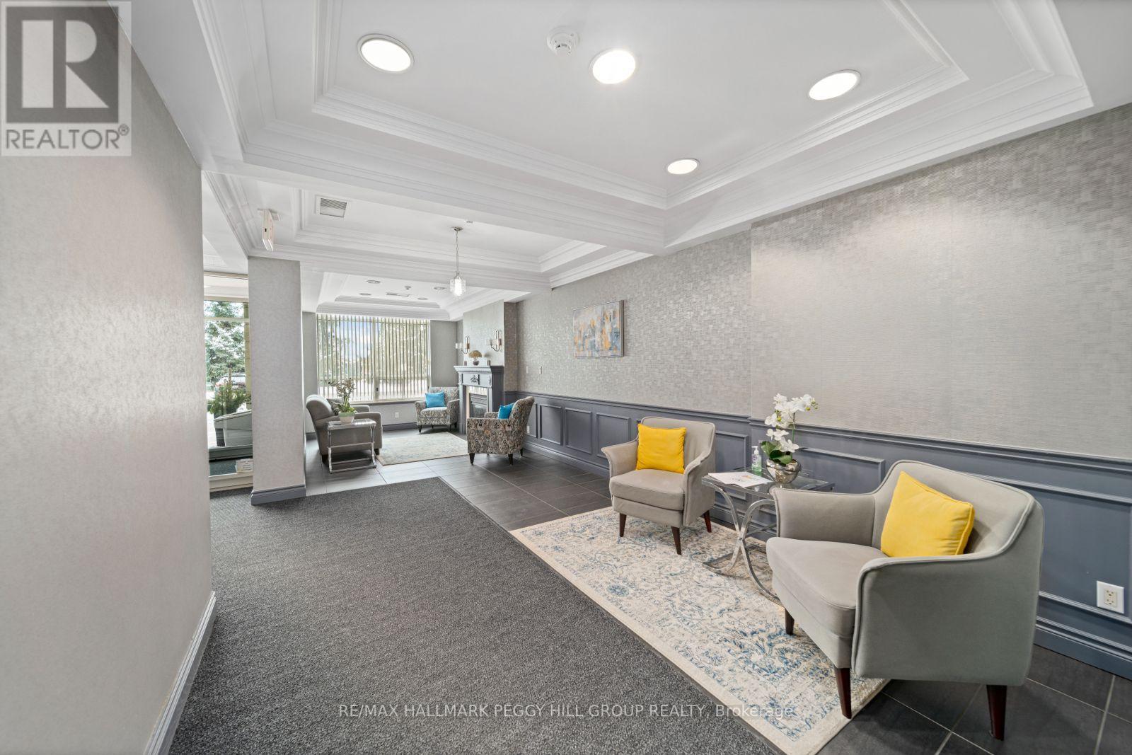4 BRIAR HILL HTS