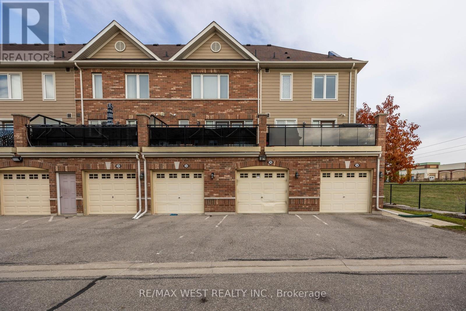 #8 -36 WALTER DOVE CRT E, #8