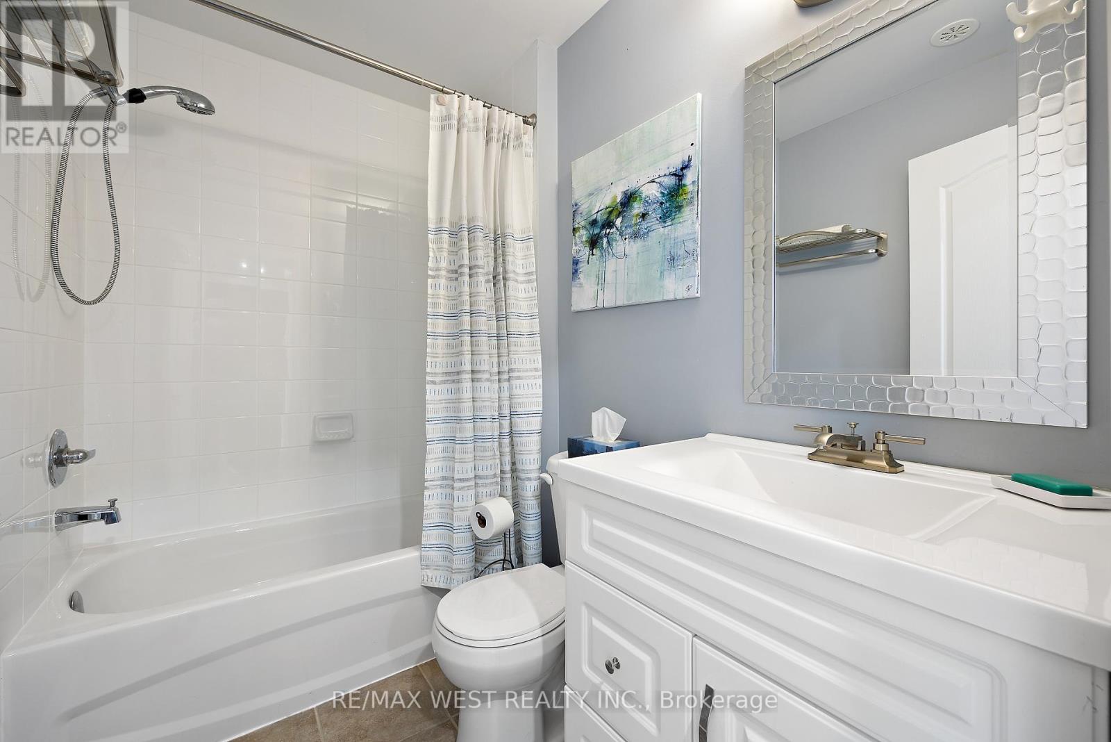 #8 -36 WALTER DOVE CRT E, #8
