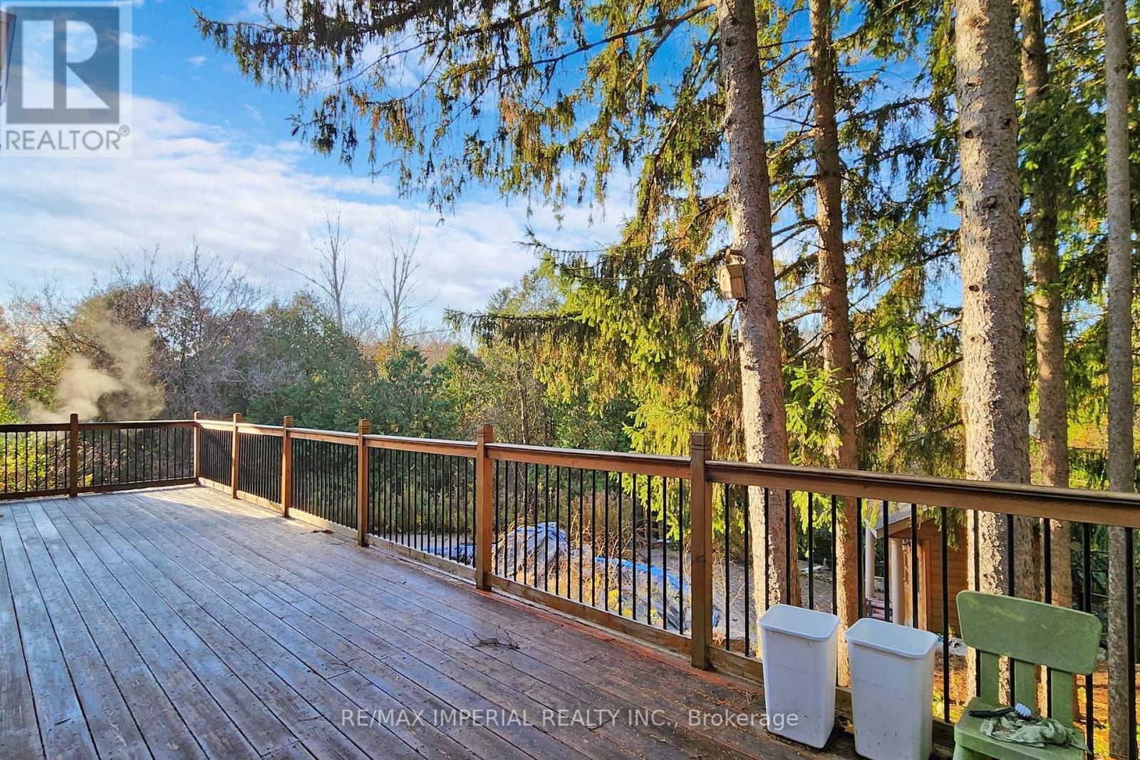 2 BLUE GRASS DR