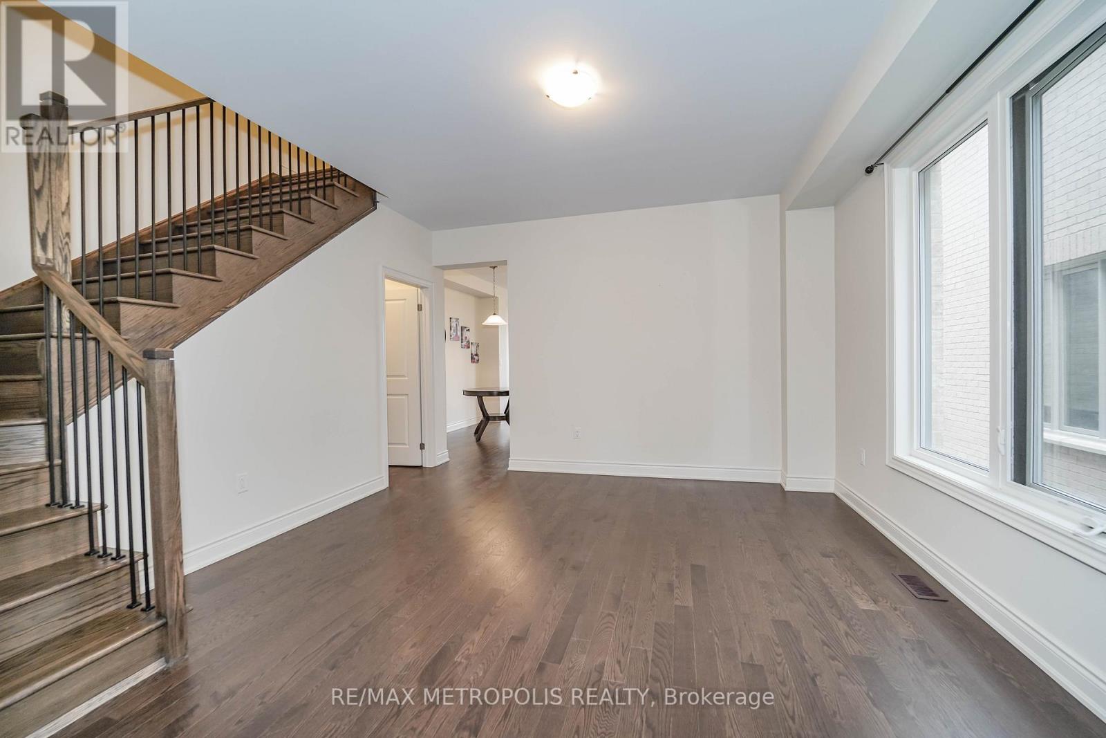 84 MONTROSE BLVD