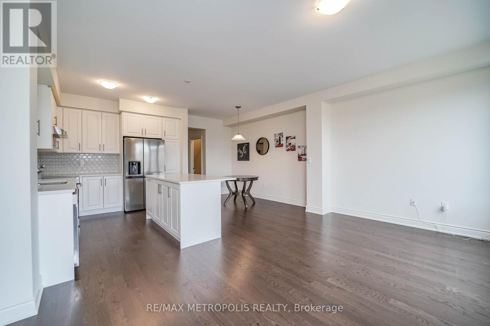 84 MONTROSE BLVD