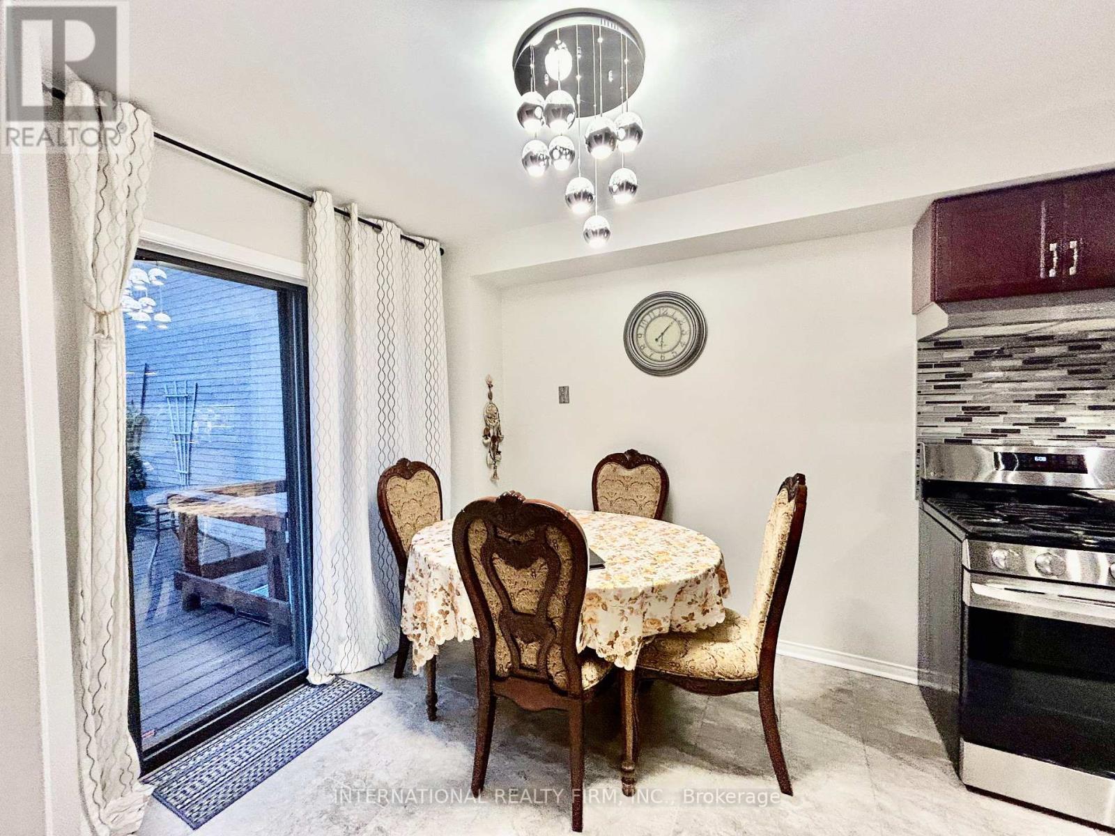 22 CYPRESS CRT