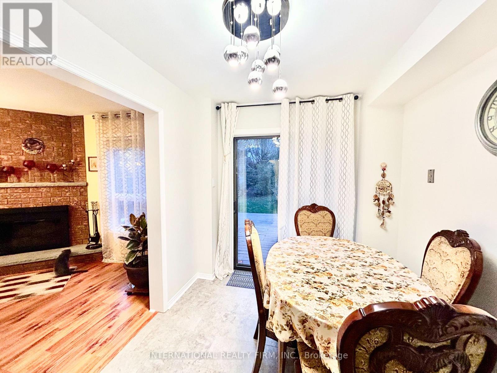 22 CYPRESS CRT