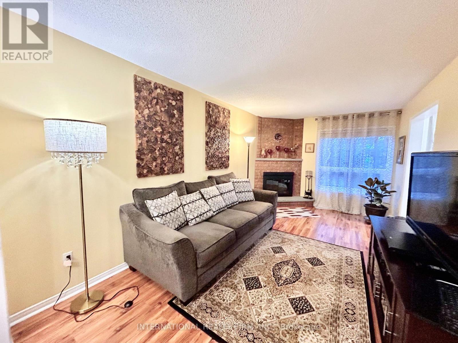22 CYPRESS CRT