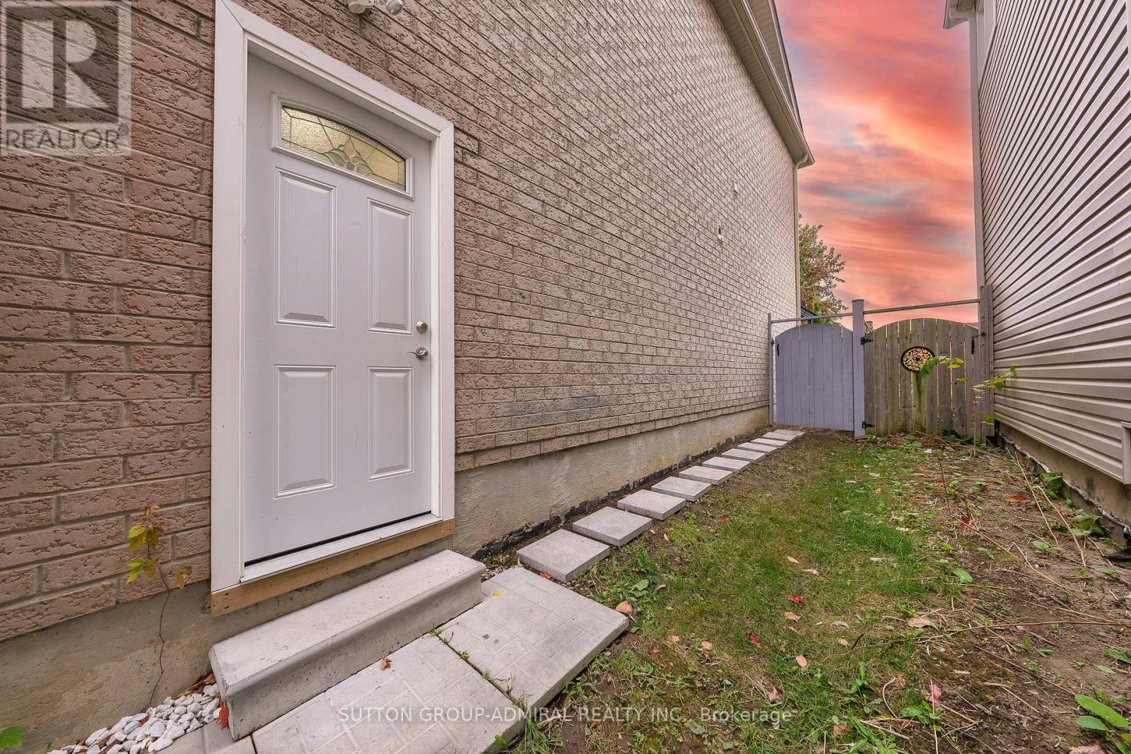 3 BRADFORD ST