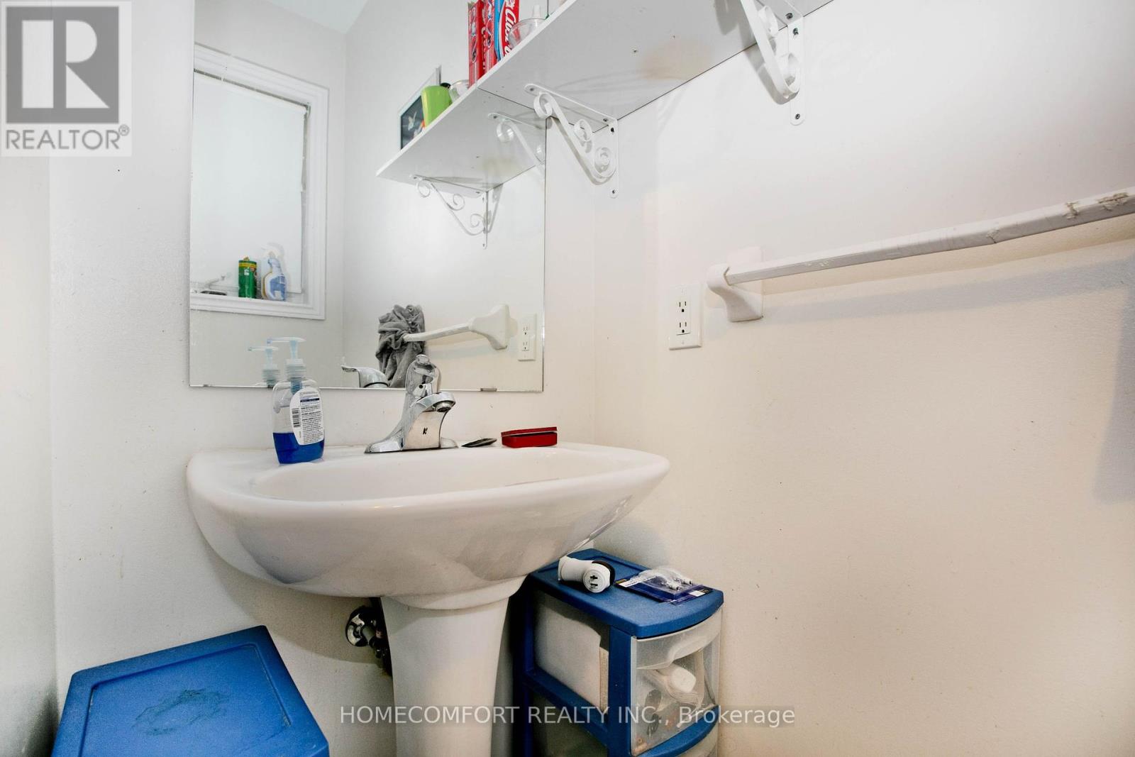 32 HEREFORDSHIRE CRES