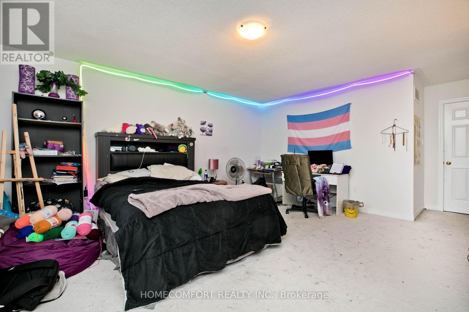 32 HEREFORDSHIRE CRES