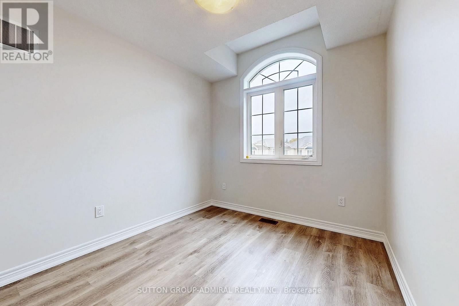 22 GREENWOOD DR