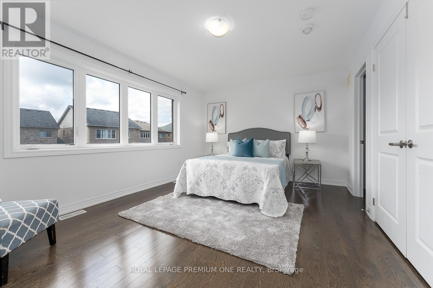 1514 MCROBERTS CRES