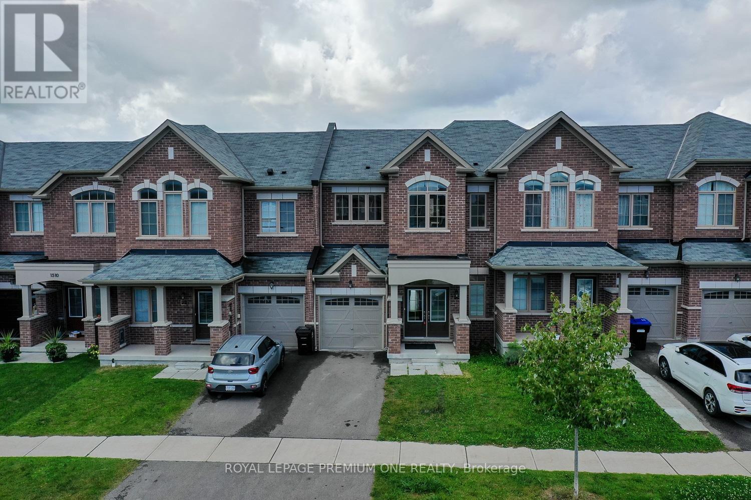 1514 MCROBERTS CRES