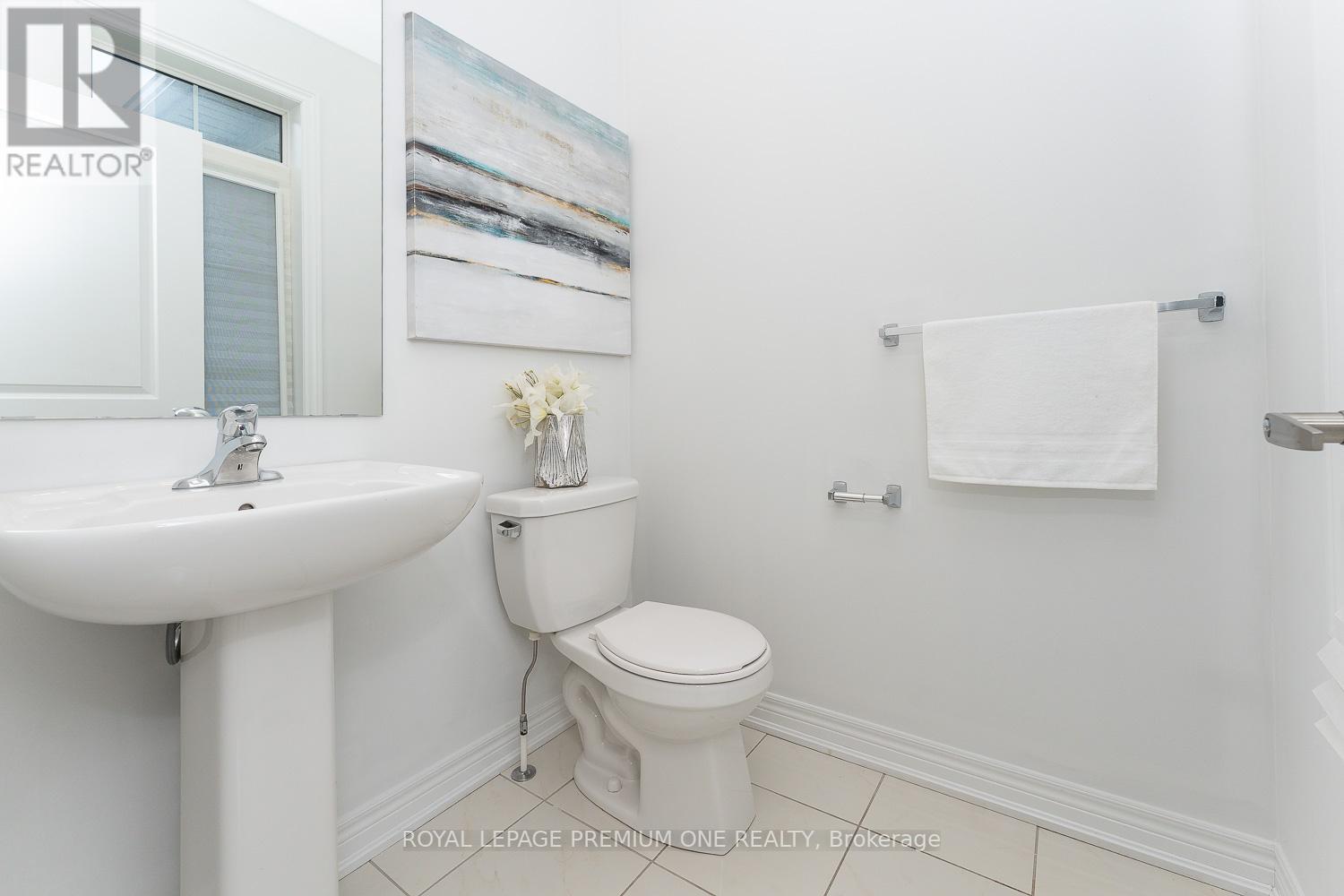 1514 MCROBERTS CRES