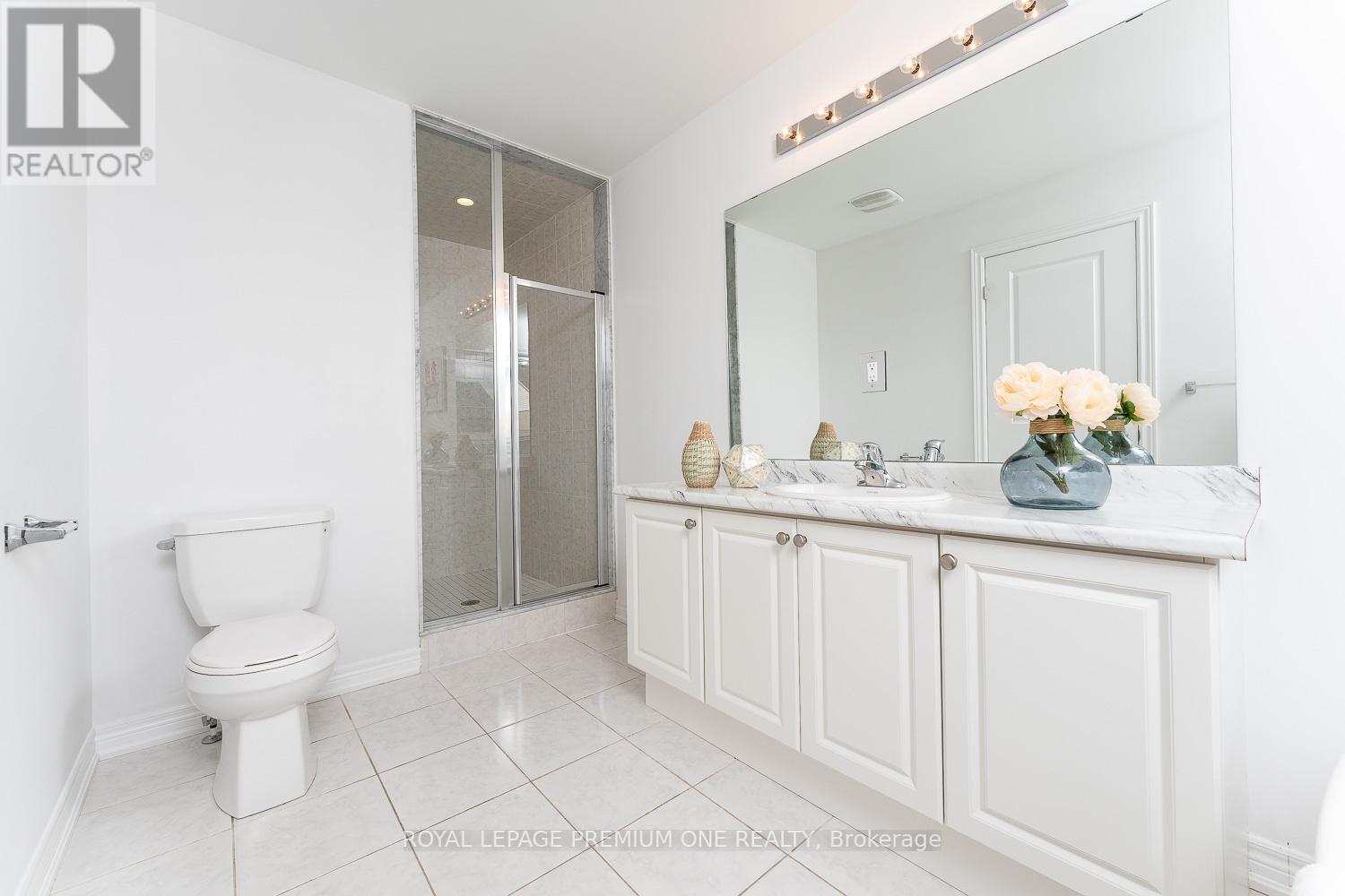 1514 MCROBERTS CRES