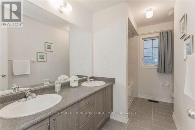 1136 CENOTAPH BLVD