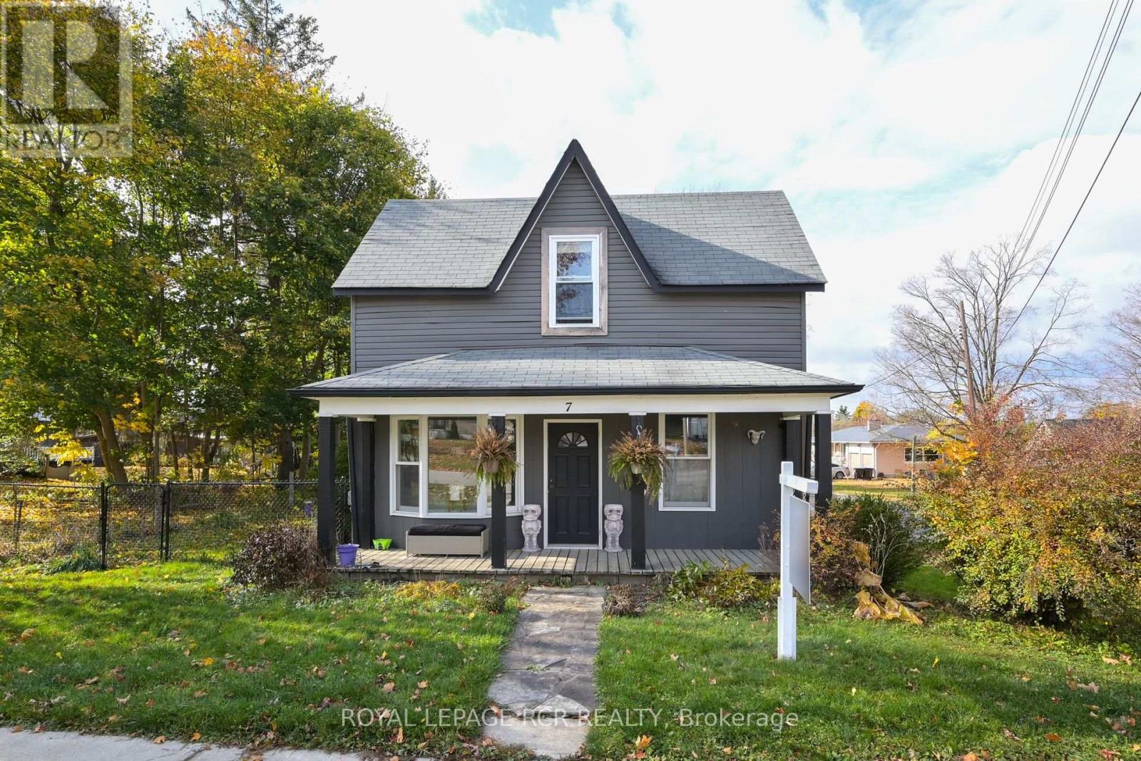 7 STODDART ST
