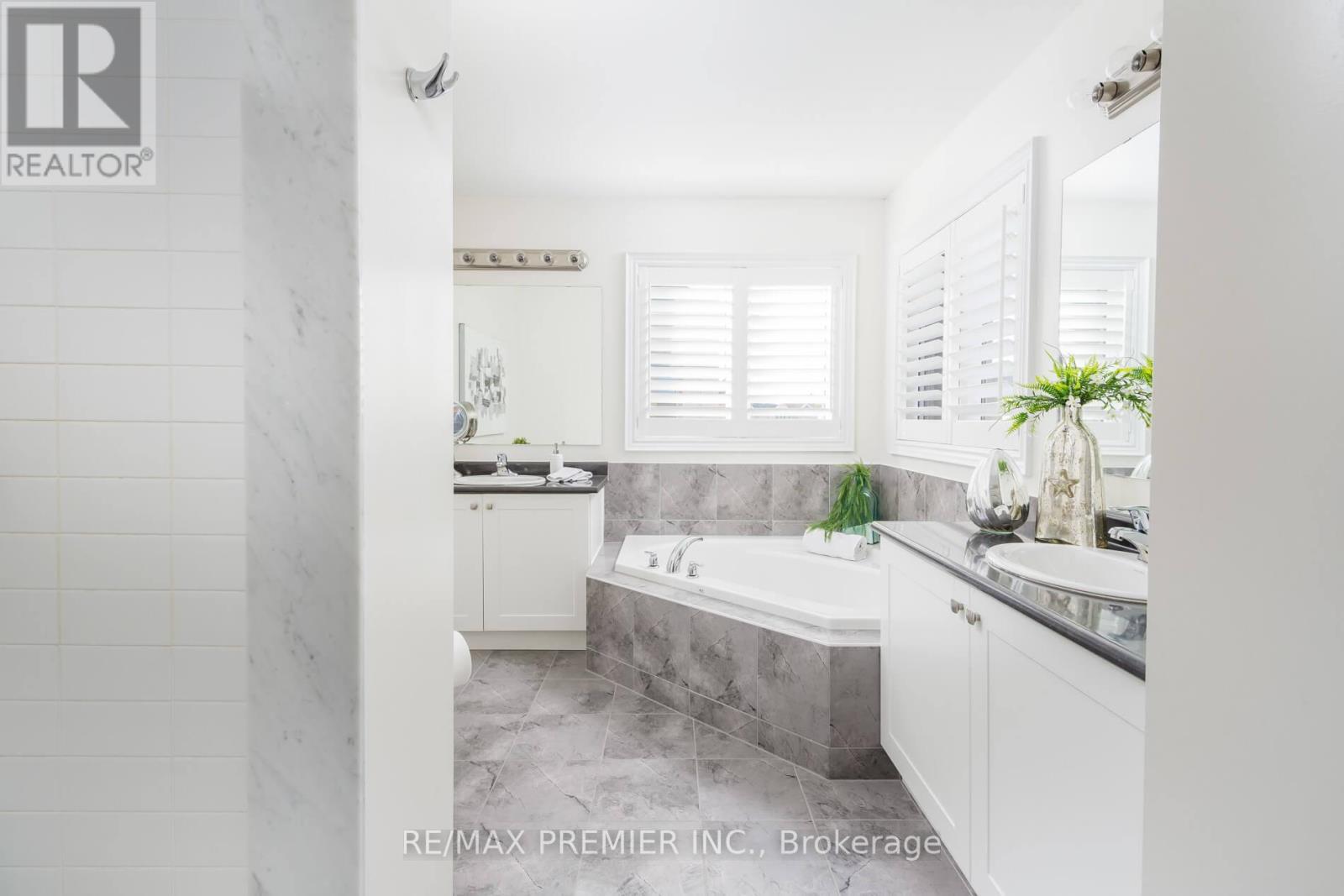 10 SCHWALM CRES