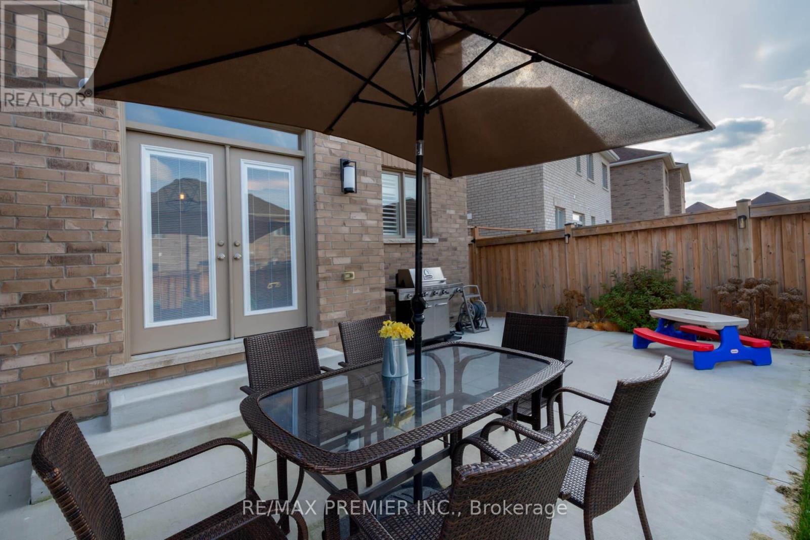10 SCHWALM CRES