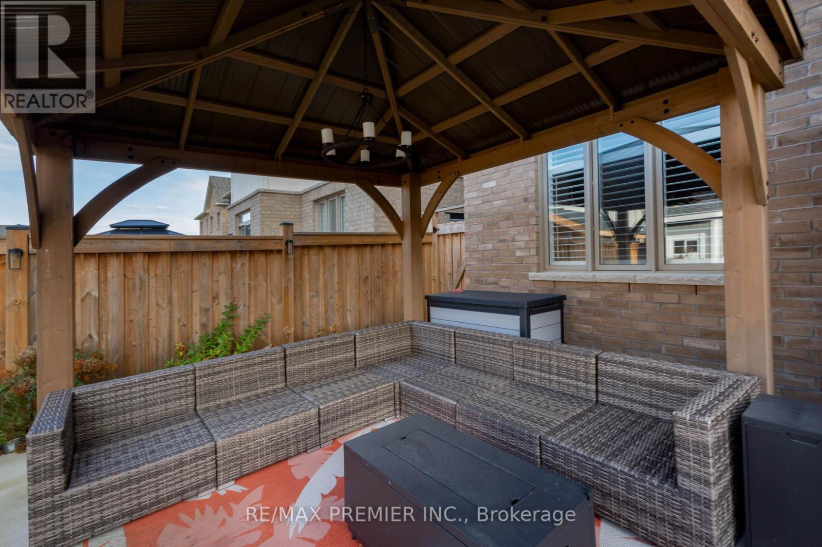 10 SCHWALM CRES