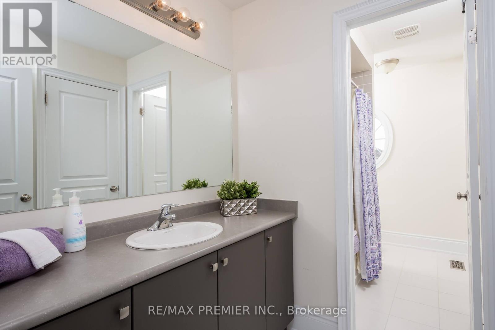 10 SCHWALM CRES