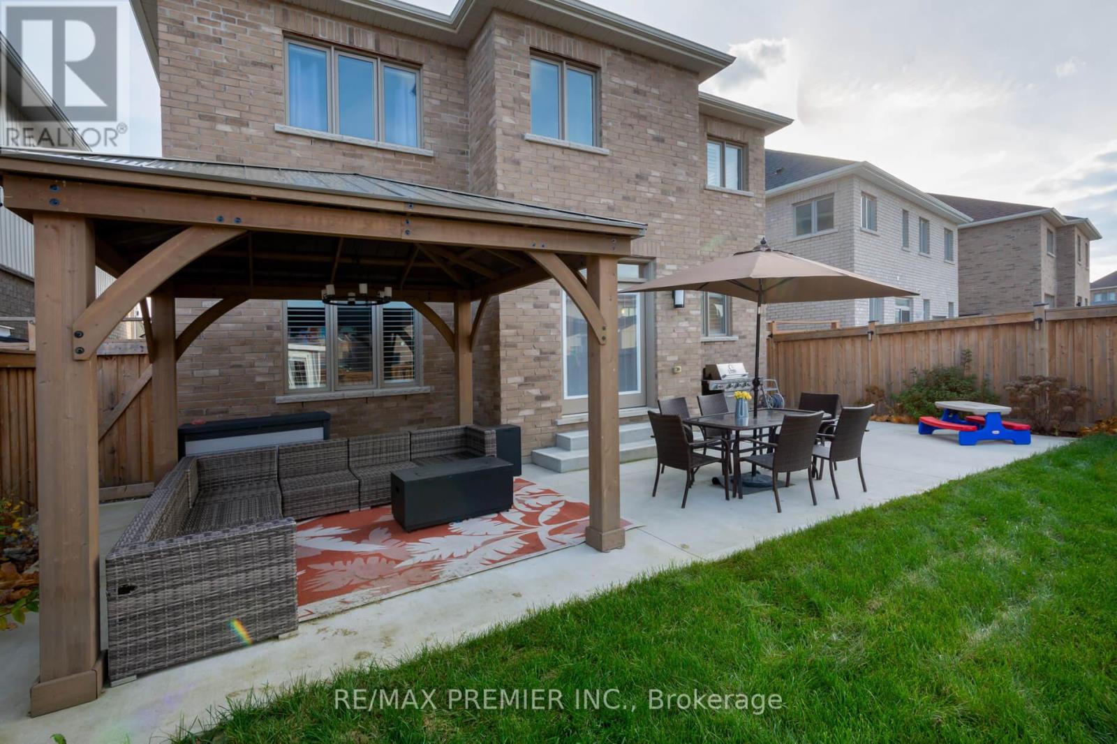 10 SCHWALM CRES