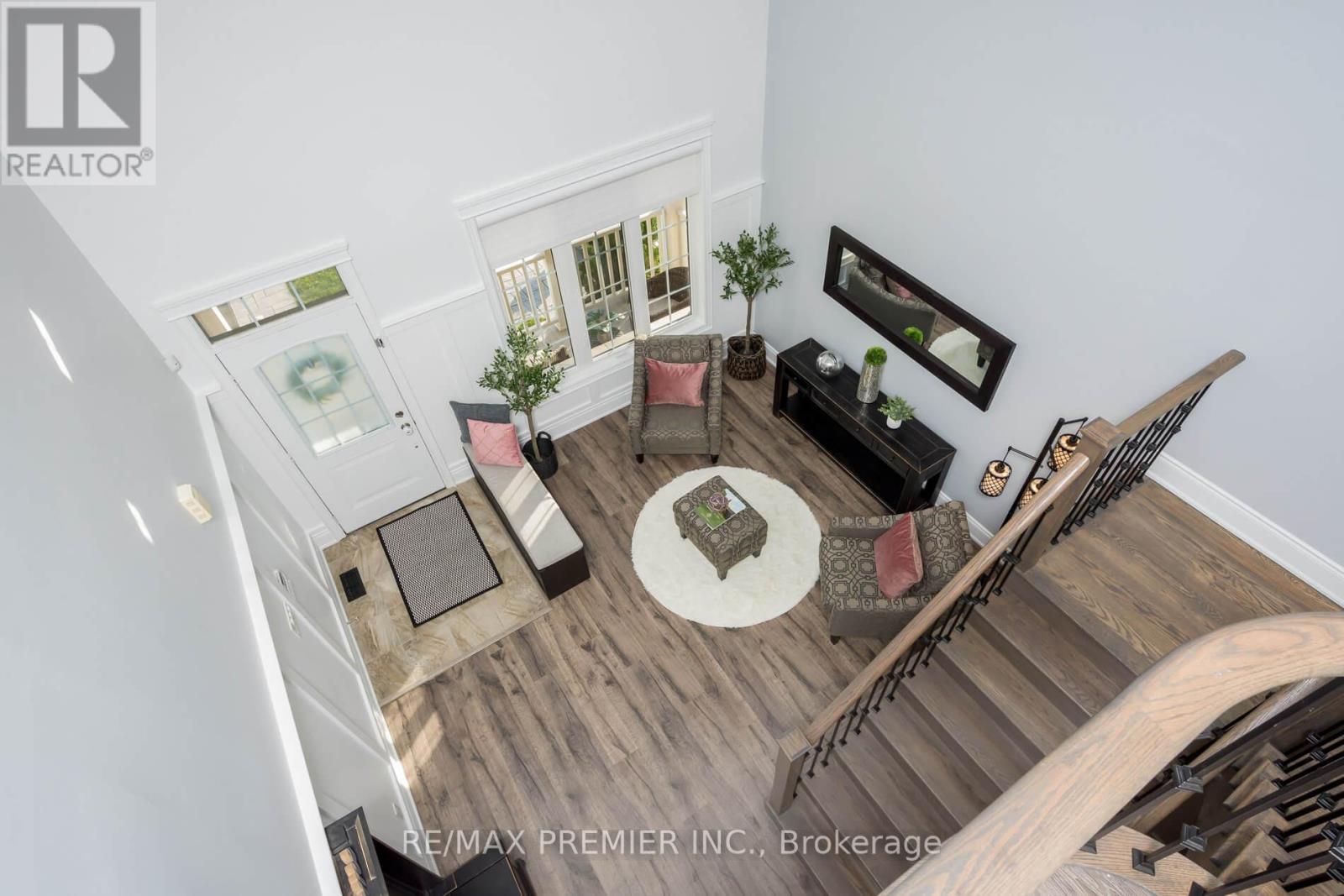 10 SCHWALM CRES